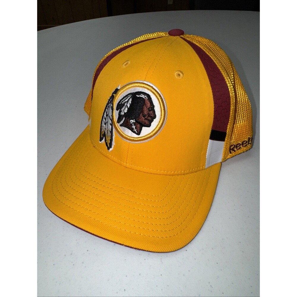 LIKE NEW!!  REEBOK Washington Redskins NFL Ball Cap/Hat Fitted Small/Medium